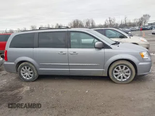 2015 Chrysler Town & Country Touring with VIN 2C4RC1BG4FR602557, listed as a IAAI auction lot 41715004 with 164,030 mi miles. Bid and sale history available at carsss.com. Image 13.