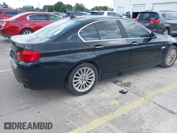 2011 BMW 5 Series 535i z VIN WBAFR7C59BC807860, wystawiony jako IAAI lot #42537752 z przebiegiem 120 934 mil mil oraz . Historia ofert i sprzedaży dostępna na DreamBid. Obrazek 4.