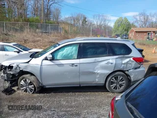 2019 Nissan Pathfinder S z VIN 5N1DR2MN0KC604587, wystawiony jako IAAI lot #41902222 z przebiegiem 91 185 mil mil oraz . Historia ofert i sprzedaży dostępna na DreamBid. Obrazek 13.
