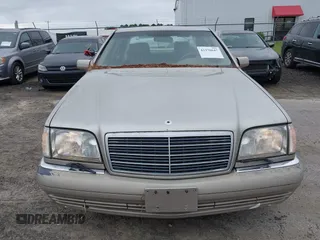 1999 Mercedes-Benz S 320/430/500 z VIN WDBGA43G3XA425985, wystawiony jako IAAI lot #42376647 z przebiegiem 217 736 mil mil oraz . Historia ofert i sprzedaży dostępna na DreamBid. Obrazek 6.