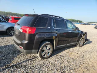 2015 GMC Terrain SLT z VIN 2GKALSEK9F6269815, wystawiony jako Copart lot #64994245 z przebiegiem 157 597 mil mil oraz Czysty tytuł • Clean title. Historia ofert i sprzedaży dostępna na DreamBid. Obrazek 3.