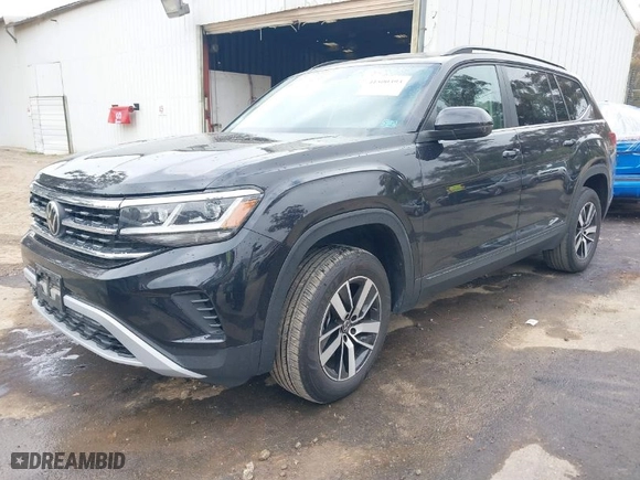 2022 Volkswagen Atlas 2.0T SE with VIN 1V2DP2CA5NC554636, listed as a IAAI auction lot 41500393 with 38,491 mi miles. Bid and sale history available at carsss.com. Image 2.
