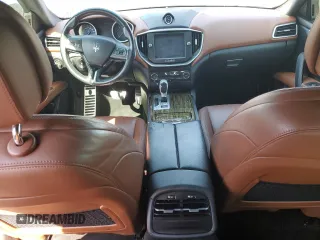 2014 Maserati Ghibli S Q4 z VIN ZAM57RTA8E1113640, wystawiony jako Copart lot #60359715 z przebiegiem Nie podano mil oraz Czysty tytuł • Clean title. Historia ofert i sprzedaży dostępna na DreamBid. Obrazek 8.