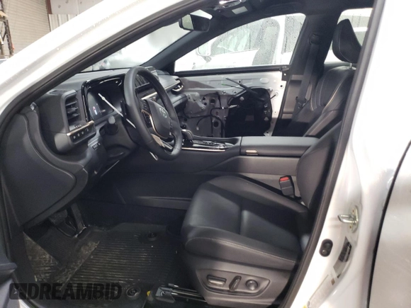 2025 Toyota Crown XLE z VIN JTDACAAJ4S3006538, wystawiony jako Copart lot #52365795 z przebiegiem 1811 mil mil oraz Szkoda całkowita • Salvage title. Historia ofert i sprzedaży dostępna na DreamBid. Obrazek 7.