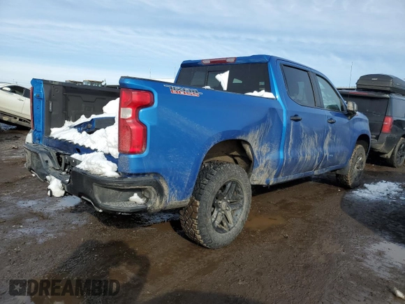 2022 Chevrolet Silverado 1500 LT Trail Boss with VIN 3GCUDFEDXNG596886, listed as a Copart auction lot 44925675 with 18,486 mi miles and Salvage Title. Bid and sale history available at DreamBid. Image 3.