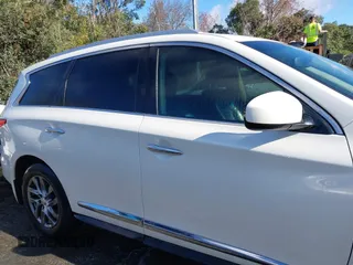2015 Infiniti QX60 with VIN 5N1AL0MN8FC556612, listed as a IAAI auction lot 40869573 with 147,650 mi miles and . Bid and sale history available at carsss.com. Image 13.
