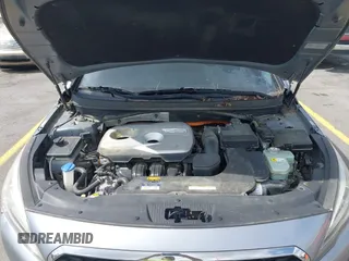2016 Hyundai Sonata Hybrid SE with VIN KMHE24L15GA039176, listed as a IAAI auction lot 42135751 with 135,592 mi miles. Bid and sale history available at carsss.com. Image 10.