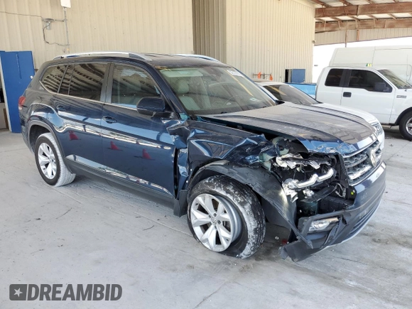 2018 Volkswagen Atlas SE with VIN 1V2DR2CA2JC579756, listed as a Copart auction lot 52103165 with 102,437 mi miles and Salvage title. Bid and sale history available at DreamBid. Image 4.