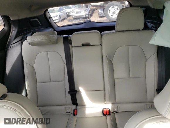2019 Volvo XC40 Momentum with VIN YV4162UK2K2151808, listed as a Copart auction lot 51024643 with 28,113 mi miles and . Bid and sale history available at carsss.com. Image 10.