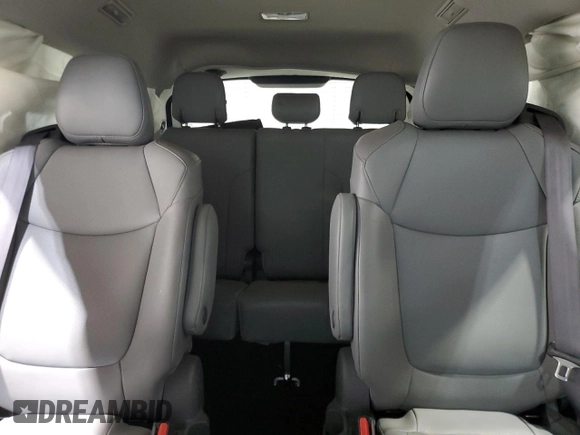 2021 Toyota Sienna XLE z VIN 5TDYRKEC5MS054064, wystawiony jako Copart lot #47661915 z przebiegiem 42 050 mil mil oraz Czysty tytuł • Clean title. Historia ofert i sprzedaży dostępna na DreamBid. Obrazek 10.