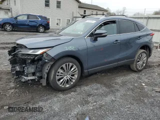 2024 Toyota Venza LE with VIN JTEAAAAH3RJ183814, listed as a Copart auction lot 51679735 with 10,451 mi miles and Salvage Title. Bid and sale history available at carsss.com. Image 1.