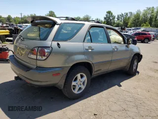 2002 Lexus RX 300 with VIN JTJHF10U220265688, listed as a Copart auction lot 62247264 with 89,459 mi miles and Salvage Title. Bid and sale history available at carsss.com. Image 3.