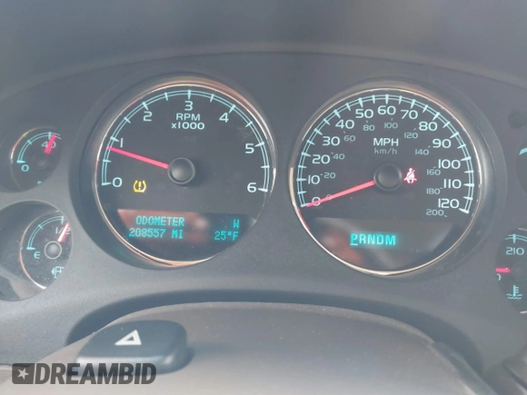 2013 Chevrolet Avalanche LS with VIN 3GNTKEE70DG230026, listed as a IAAI auction lot 41306545 with 208,557 mi miles. Bid and sale history available at carsss.com. Image 7.
