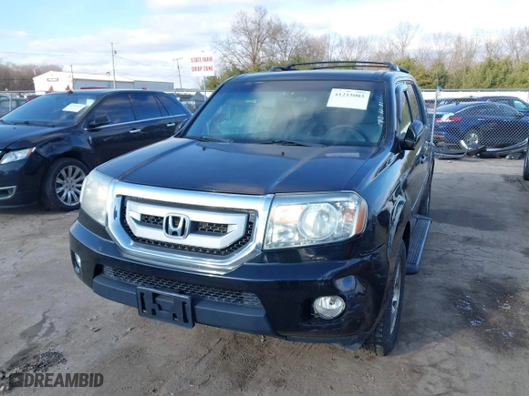 2011 Honda Pilot EX with VIN 5FNYF4H42BB074895, listed as a IAAI auction lot 41215003 with 131,507 mi miles. Bid and sale history available at carsss.com. Image 17.
