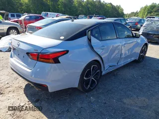 2024 Nissan Altima SR z VIN 1N4BL4CV9RN398846, wystawiony jako IAAI lot #42210282 z przebiegiem 4 973 mil mil oraz . Historia ofert i sprzedaży dostępna na DreamBid. Obrazek 4.