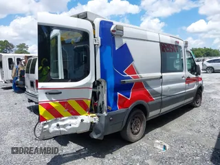2018 Ford Transit z VIN 1FDYR2CM5JKA14321, wystawiony jako IAAI lot #42231277 z przebiegiem Nie podano mil oraz . Historia ofert i sprzedaży dostępna na DreamBid. Obrazek 4.