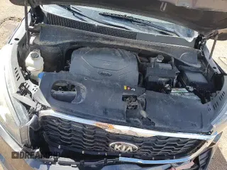 2019 Kia Sorento LX z VIN 5XYPG4A57KG477520, wystawiony jako Copart lot #69612465 z przebiegiem 138 195 mil mil oraz Szkoda całkowita • Salvage title. Historia ofert i sprzedaży dostępna na DreamBid. Obrazek 16.