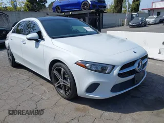 2020 Mercedes-Benz A 220 z VIN W1K3G4EB8LJ214295, wystawiony jako IAAI lot #41915085 z przebiegiem 33 336 mil mil oraz . Historia ofert i sprzedaży dostępna na DreamBid. Obrazek 1.