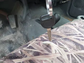 2005 GMC Sierra 2500HD SLE z VIN 1GTHK23U75F804162, wystawiony jako IAAI lot #42143820 z przebiegiem 3 mil mil oraz . Historia ofert i sprzedaży dostępna na DreamBid. Obrazek 11.