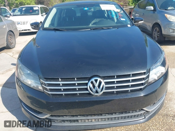 2013 Volkswagen Passat SE z VIN 1VWBN7A36DC061933, wystawiony jako IAAI lot #41972986 z przebiegiem 171 069 mil mil oraz . Historia ofert i sprzedaży dostępna na DreamBid. Obrazek 6.