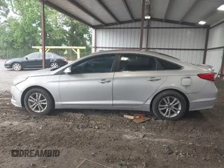 2016 Hyundai Sonata SE with VIN 5NPE24AF5GH357844, listed as a IAAI auction lot 42217108 with 138,227 mi miles and . Bid and sale history available at carsss.com. Image 14.