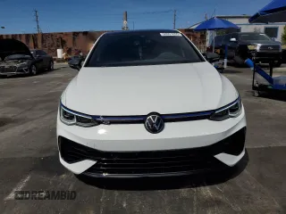 2024 Volkswagen Golf z VIN WVWEB7CD8RW225302, wystawiony jako Copart lot #50951895 z przebiegiem 2 768 mil mil oraz Szkoda całkowita • Salvage title. Historia ofert i sprzedaży dostępna na DreamBid. Obrazek 5.