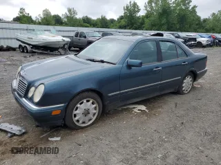 1999 Mercedes-Benz E 320 z VIN WDBJF65H3XA792409, wystawiony jako Copart lot #59994305 z przebiegiem 180 323 mil mil oraz Czysty tytuł • Clean title. Historia ofert i sprzedaży dostępna na DreamBid. Obrazek 1.