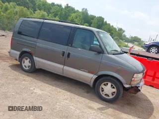 2000 Chevrolet Astro z VIN 1GNEL19W1YB209135, wystawiony jako IAAI lot #42448427 z przebiegiem 224 257 mil mil oraz . Historia ofert i sprzedaży dostępna na DreamBid. Obrazek 1.
