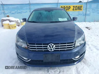 2013 Volkswagen Passat SEL Premium z VIN 1VWCP7A32DC089517, wystawiony jako IAAI lot #41546511 z przebiegiem 149 067 mil mil oraz . Historia ofert i sprzedaży dostępna na DreamBid. Obrazek 12.