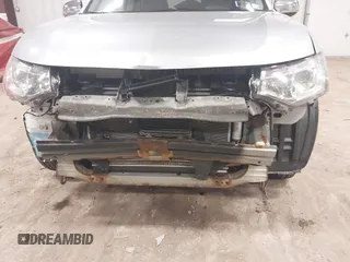 2014 Mitsubishi Outlander GT z VIN JA4JZ4AX6EZ015919, wystawiony jako IAAI lot #41811803 z przebiegiem 182 458 mil mil oraz . Historia ofert i sprzedaży dostępna na DreamBid. Obrazek 6.