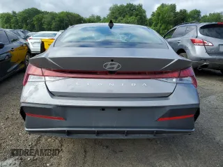 2024 Hyundai Elantra SE с VIN KMHLL4DG9RU741543, выставлен на аукционе Copart как лот 62686485 с пробегом 5 715 миль миль и Чистый • Clean title. История ставок и продаж доступна на DreamBid. Изображение 6.