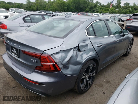 2019 Volvo S60 Inscription with VIN 7JRA22TLXKG005024, listed as a Copart auction lot 58015943 with 32,872 mi miles. Bid and sale history available at carsss.com. Image 3.