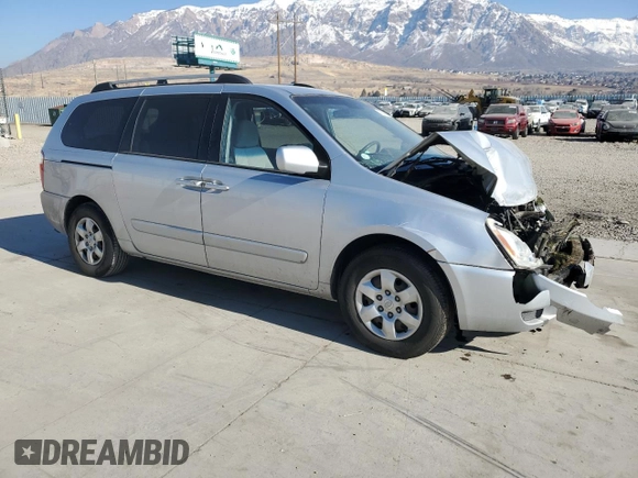 2008 Kia Sedona LX with VIN KNDMB233286244304, listed as a Copart auction lot 43228595 with 233,940 mi miles and Salvage Title. Bid and sale history available at DreamBid. Image 4.