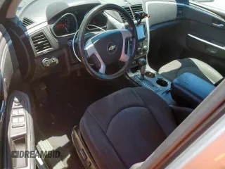 2012 Chevrolet Traverse 1LT z VIN 1GNKVGED5CJ254503, wystawiony jako Copart lot #57509375 z przebiegiem 210 388 mil mil oraz Szkoda całkowita • Salvage title. Historia ofert i sprzedaży dostępna na DreamBid. Obrazek 8.
