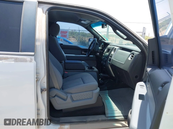 2013 Ford F-150 XL z VIN 1FTFW1EF7DKF06463, wystawiony jako IAAI lot #42256802 z przebiegiem 139 537 mil mil oraz . Historia ofert i sprzedaży dostępna na DreamBid. Obrazek 5.