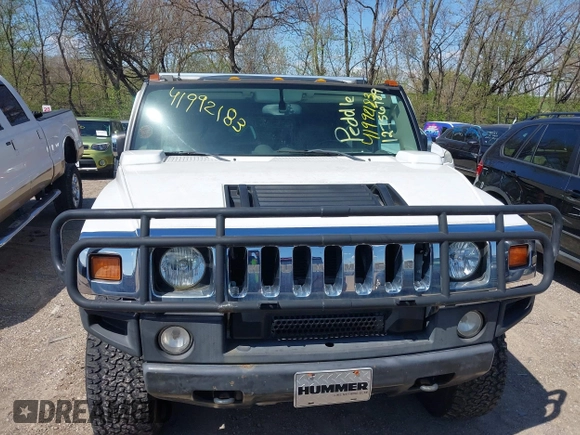 2003 Hummer H2 z VIN 5GRGN23U83H120658, wystawiony jako IAAI lot #41992183 z przebiegiem 226 207 mil mil oraz . Historia ofert i sprzedaży dostępna na DreamBid. Obrazek 6.
