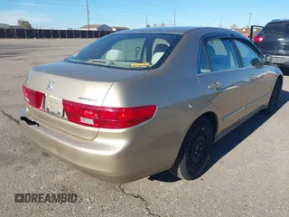 2005 Honda Accord LX z VIN 1HGCM56415A113287, wystawiony jako IAAI lot #40966208 z przebiegiem 305 963 mil mil oraz . Historia ofert i sprzedaży dostępna na DreamBid. Obrazek 4.