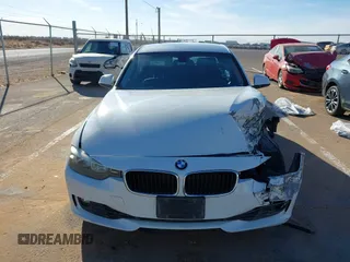 2013 BMW 3 Series 328i xDrive z VIN WBA3B3C57DF536069, wystawiony jako IAAI lot #41506171 z przebiegiem Nie podano mil oraz . Historia ofert i sprzedaży dostępna na DreamBid. Obrazek 11.