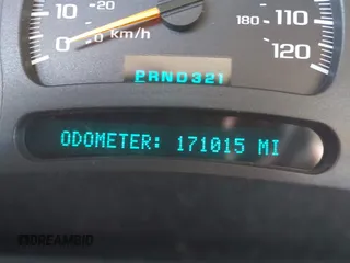2003 Chevrolet Silverado 1500HD LS z VIN 1GCGK13U43F150515, wystawiony jako IAAI lot #42135449 z przebiegiem 171 015 mil mil oraz . Historia ofert i sprzedaży dostępna na DreamBid. Obrazek 15.