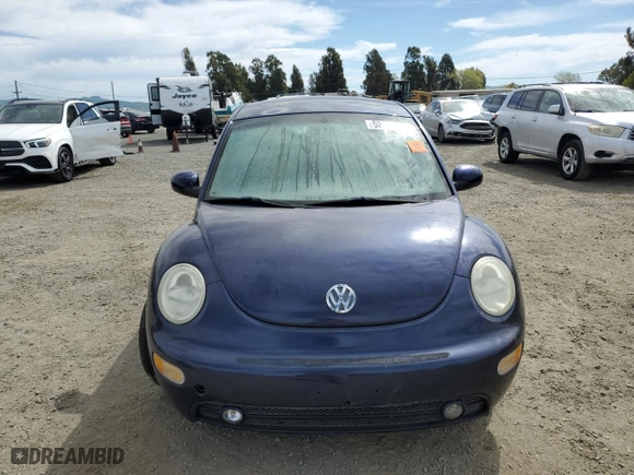 2002 Volkswagen New Beetle GLX with VIN 3VWDD21C92M409914, listed as a Copart auction lot 52728695 with 105,340 mi miles and Clean Title. Bid and sale history available at carsss.com. Image 5.