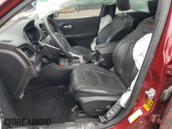2019 Jeep Cherokee Trailhawk Elite z VIN 1C4PJMBN7KD211588, wystawiony jako Copart lot #49307824 z przebiegiem 54 781 mil mil oraz Szkoda całkowita • Salvage title. Historia ofert i sprzedaży dostępna na DreamBid. Obrazek 7.