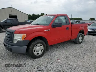 2009 Ford F-150 XL z VIN 1FTRF12W09KB51452, wystawiony jako Copart lot #63521025 z przebiegiem 180 655 mil mil oraz Czysty tytuł • Clean title. Historia ofert i sprzedaży dostępna na DreamBid. Obrazek 1.