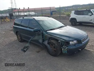 2001 Volvo V70 с VIN YV1SW53DX11026159, выставлен на аукционе IAAI как лот 42079498 с пробегом 200 647 миль миль и . История ставок и продаж доступна на DreamBid. Изображение 1.