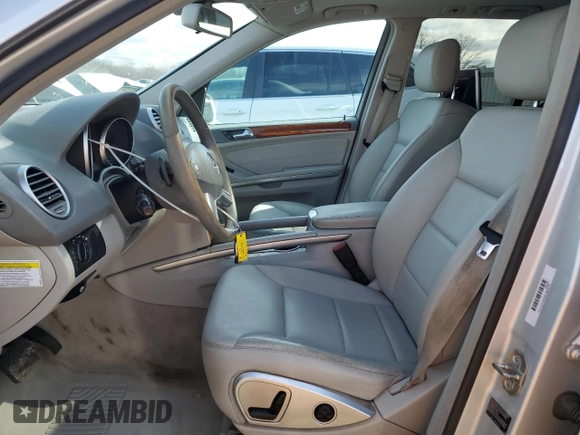 2009 Mercedes-Benz M 350 z VIN 4JGBB86E99A480725, wystawiony jako Copart lot #49236245 z przebiegiem 109 271 mil mil oraz Szkoda całkowita • Salvage title. Historia ofert i sprzedaży dostępna na DreamBid. Obrazek 7.