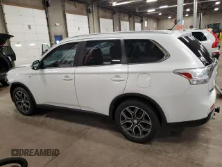 2015 Mitsubishi Outlander GT z VIN JA4JZ4AXXFZ013771, wystawiony jako Copart lot #60136855 z przebiegiem 175 489 mil mil oraz Szkoda całkowita • Salvage title. Historia ofert i sprzedaży dostępna na DreamBid. Obrazek 2.