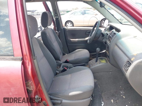 2000 Chevrolet Tracker with VIN 2CNBE13C7Y6956063, listed as a IAAI auction lot 42805919 with 176,684 mi miles and . Bid and sale history available at DreamBid. Image 5.
