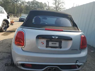 2017 MINI Convertible Cooper S z VIN WMWWG9C33H3C82371, wystawiony jako Copart lot #82549924 z przebiegiem 42 439 mil mil oraz Szkoda całkowita • Salvage title. Historia ofert i sprzedaży dostępna na DreamBid. Obrazek 6.