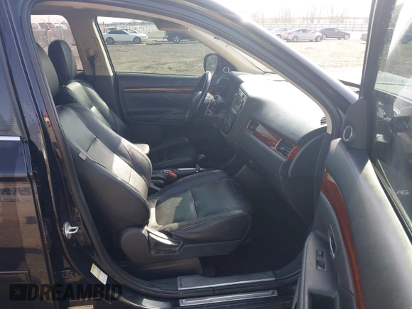 2014 Mitsubishi Outlander GT with VIN JA4JZ4AX8EZ016070, listed as a IAAI auction lot 41771934 with 157,724 mi miles and . Bid and sale history available at DreamBid. Image 5.