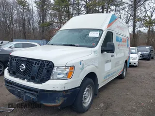 2017 Nissan NV Cargo SV z VIN 1N6BF0LY1HN803470, wystawiony jako IAAI lot #41729980 z przebiegiem 93 919 mil mil oraz . Historia ofert i sprzedaży dostępna na DreamBid. Obrazek 6.