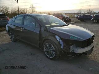 2018 Honda Clarity Plug-In Hybrid with VIN JHMZC5F16JC013619, listed as a Copart auction lot 82421194 with 87,086 mi miles and Salvage Title. Bid and sale history available at carsss.com. Image 4.